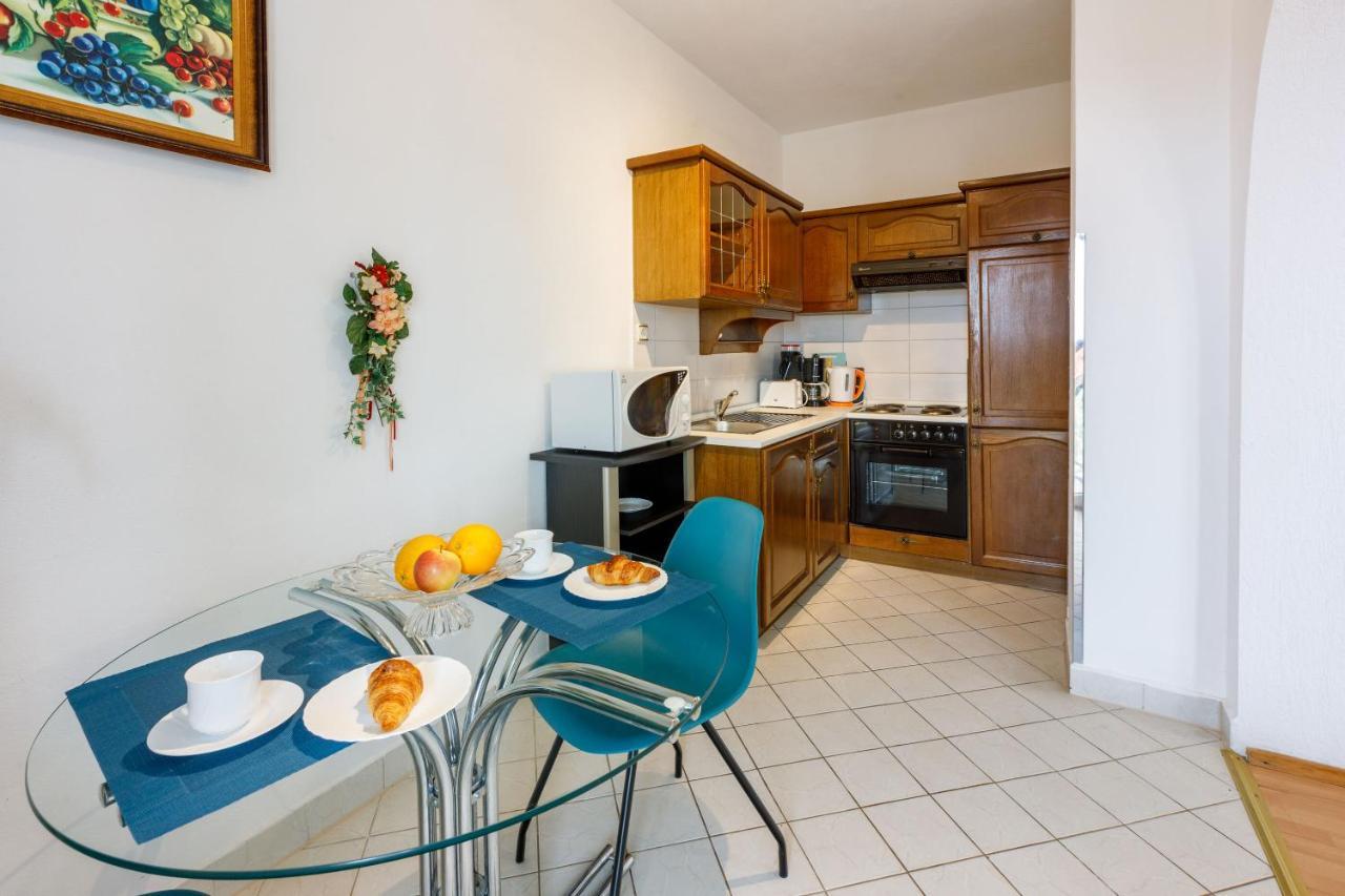 Anita Apartment